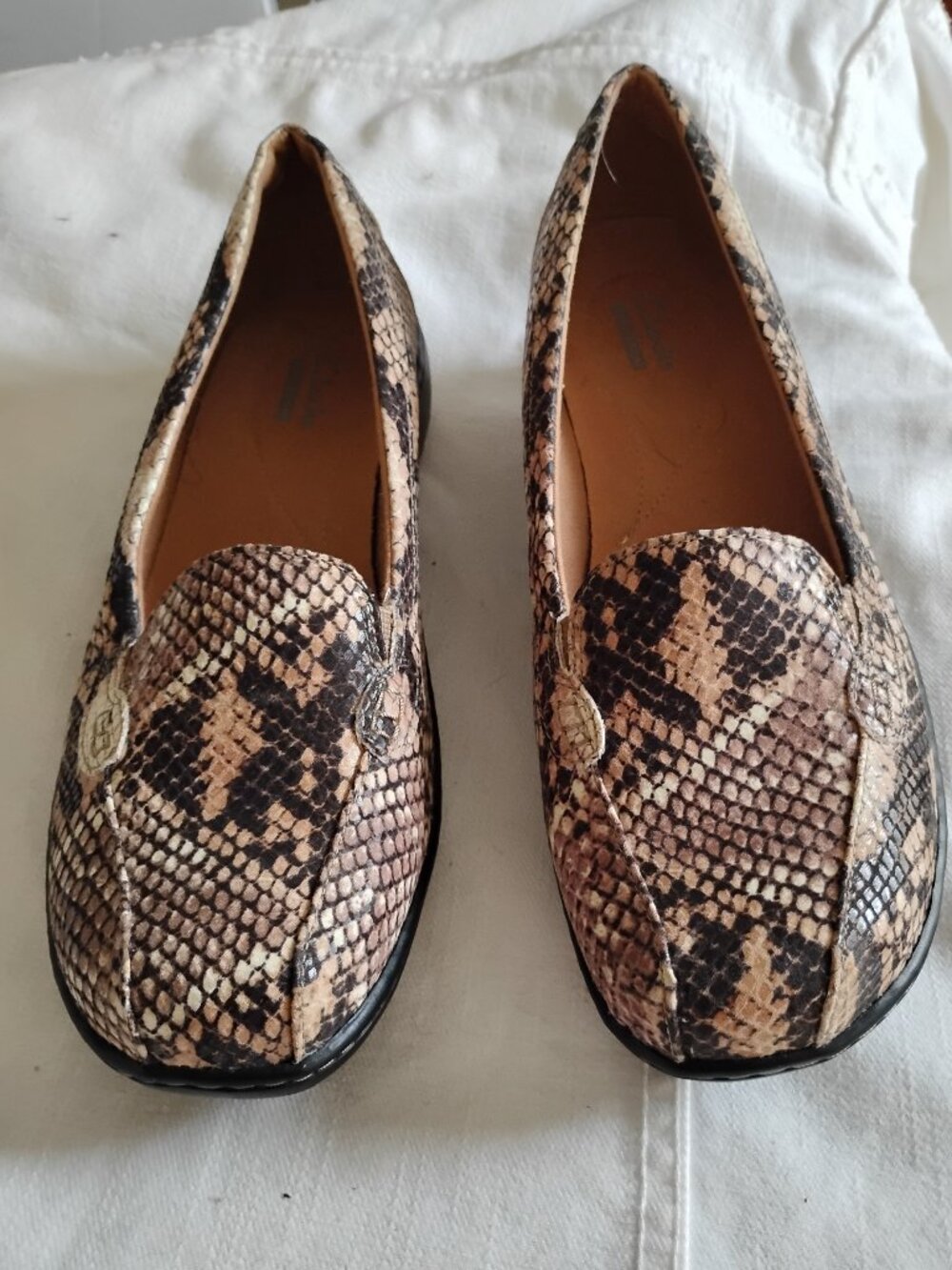Clarks Collections Brown Leather Snakeskin Motif Sz. 8tif Loafers Sz.